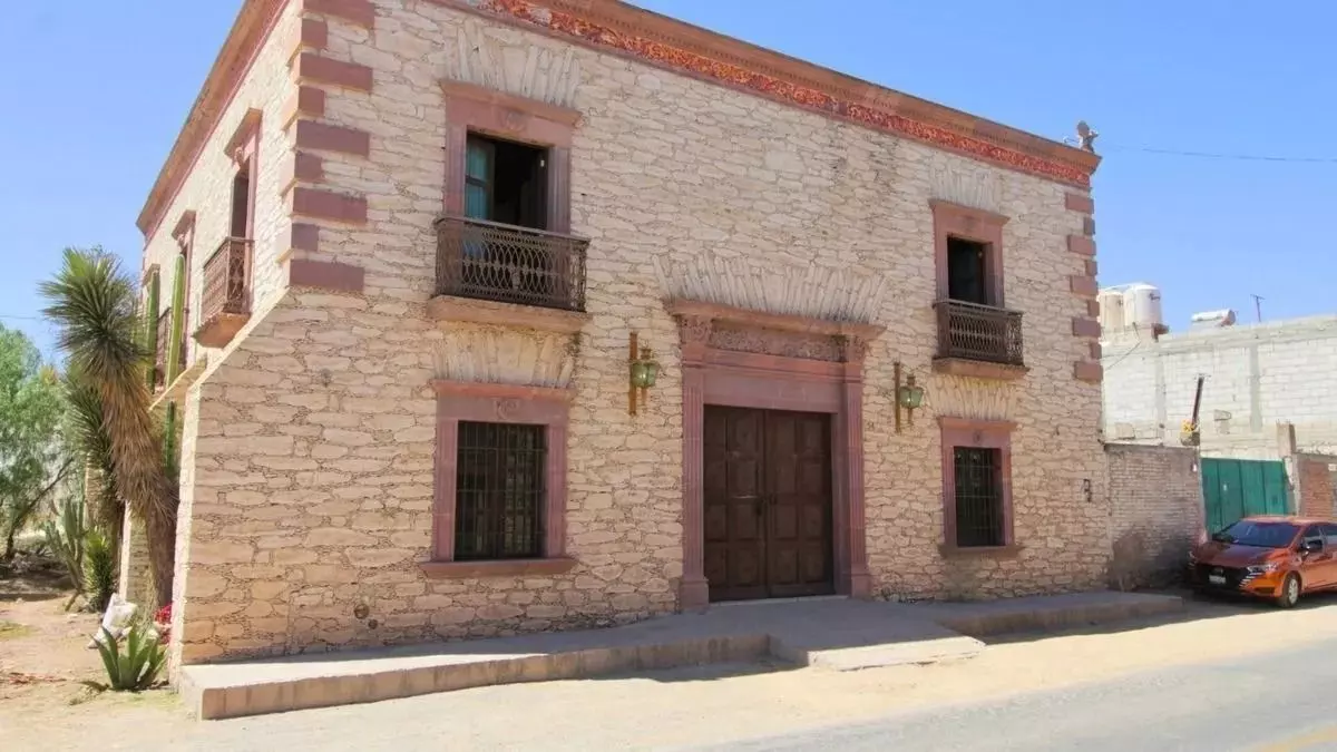Casa Hidalgo 54 — photo 1 of 10