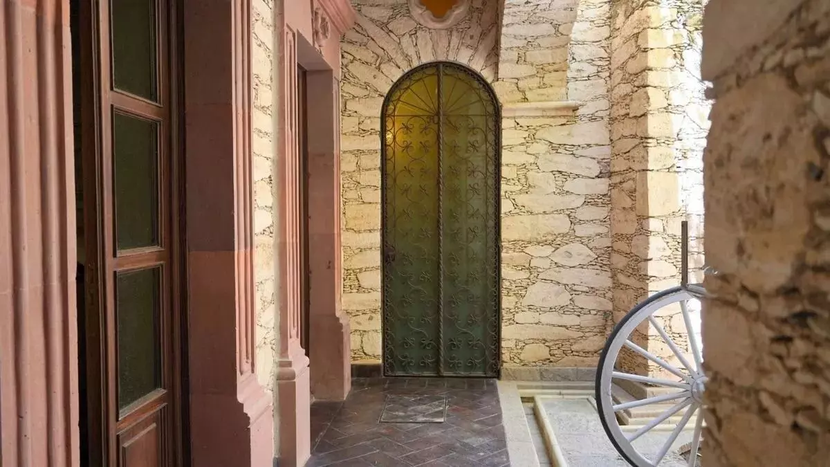 Casa Hidalgo 54 — photo 5 of 10