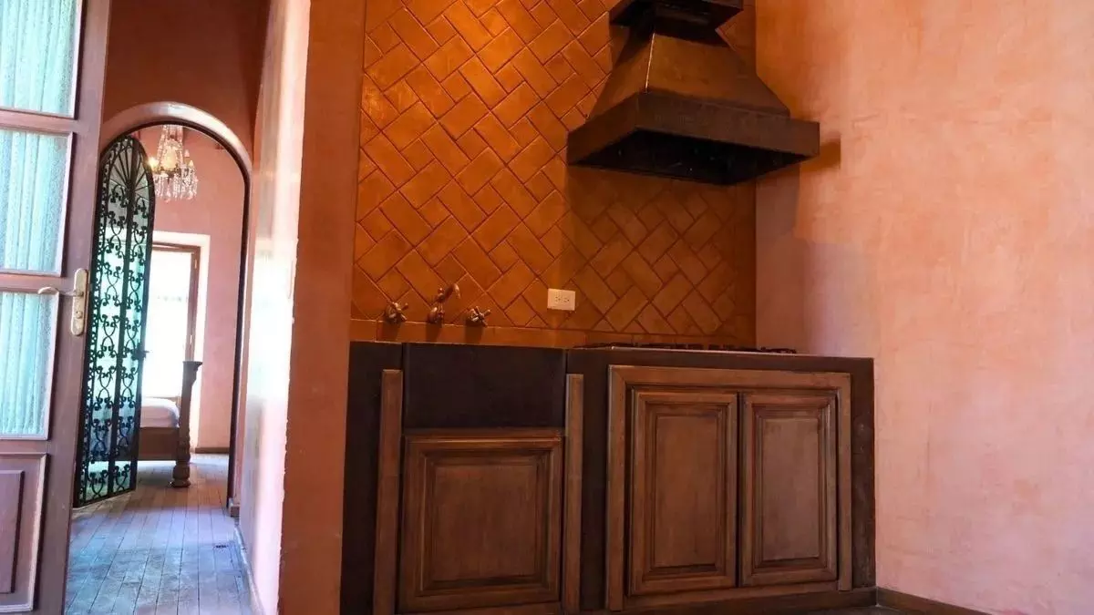 Casa Hidalgo 54 — photo 8 of 10