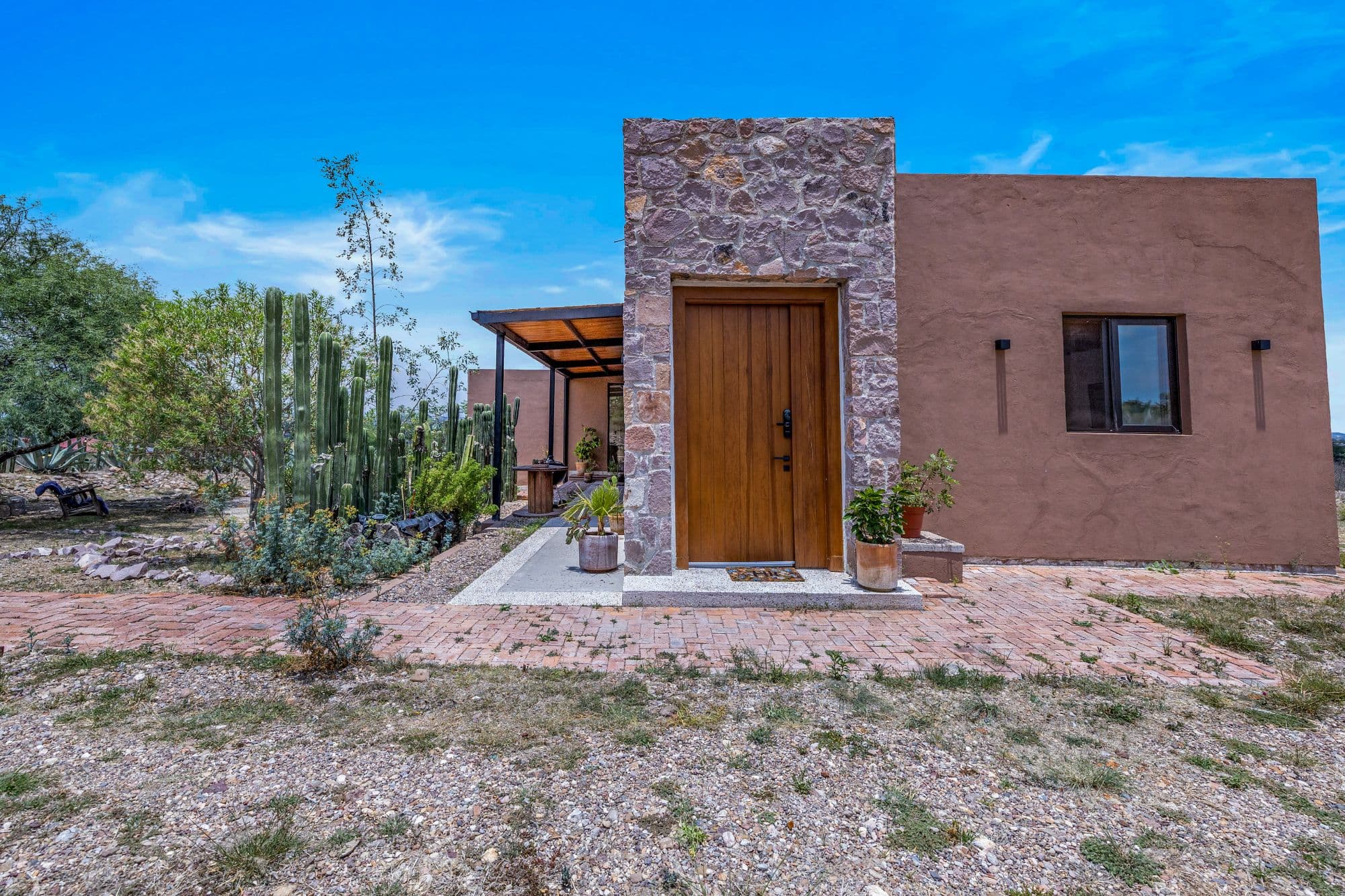 Villa Jacaranda - Architectural Country Living Near San Miguel — photo 1 of 10