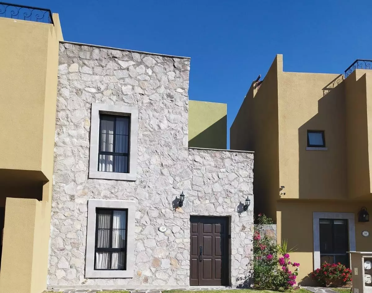 Casa Catrinas — photo 1 of 1