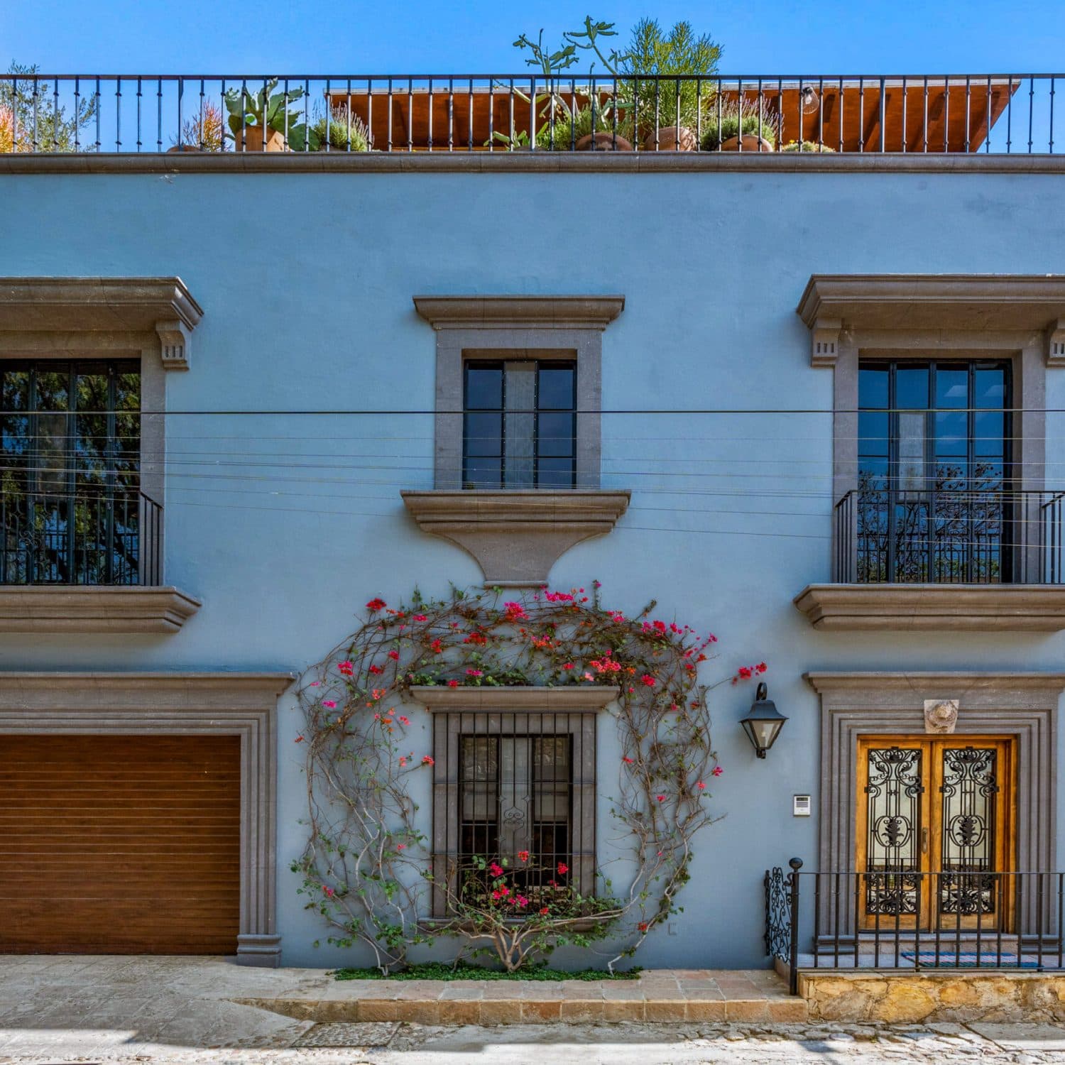 Casa Porton — photo 1 of 10