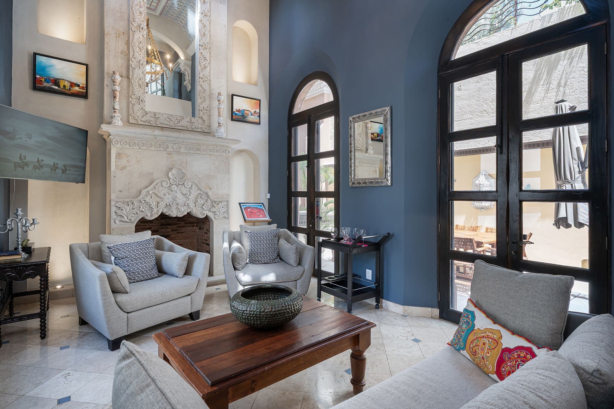 Casa Elegante — photo 1 of 10