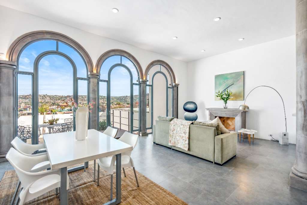 Casa Aura — photo 8 of 10