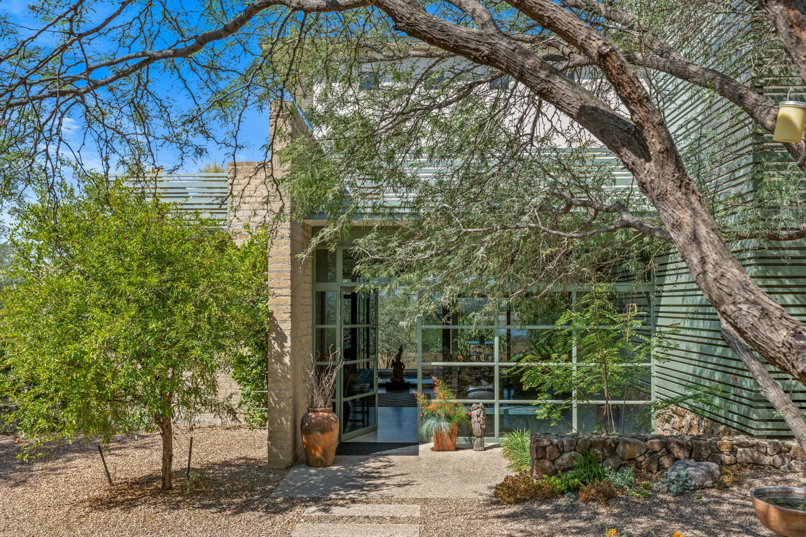 Casa Cardinal — photo 1 of 10
