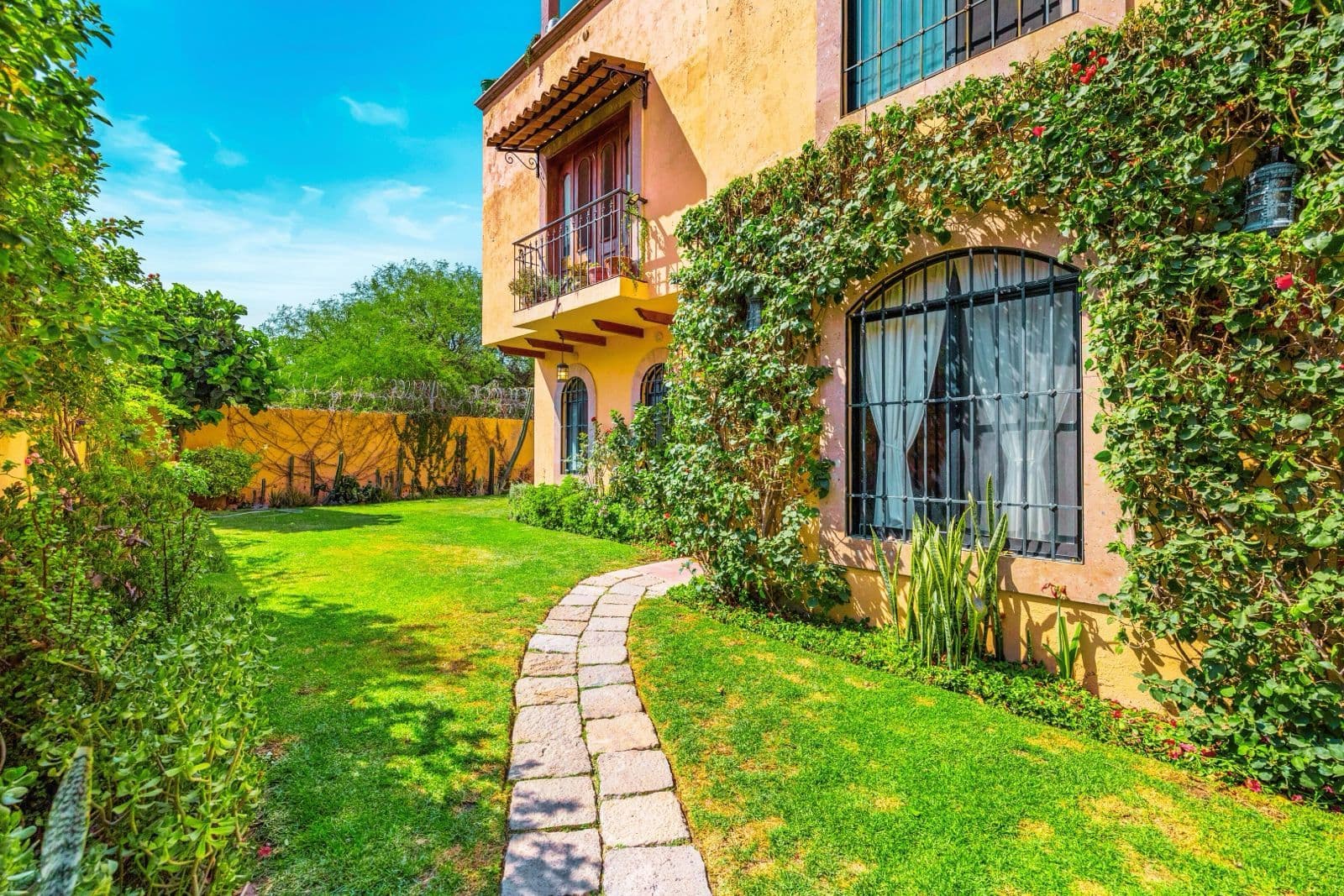 Casa Kali — photo 1 of 10