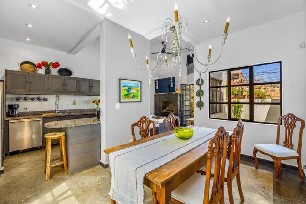 Casa Lila — photo 1 of 10