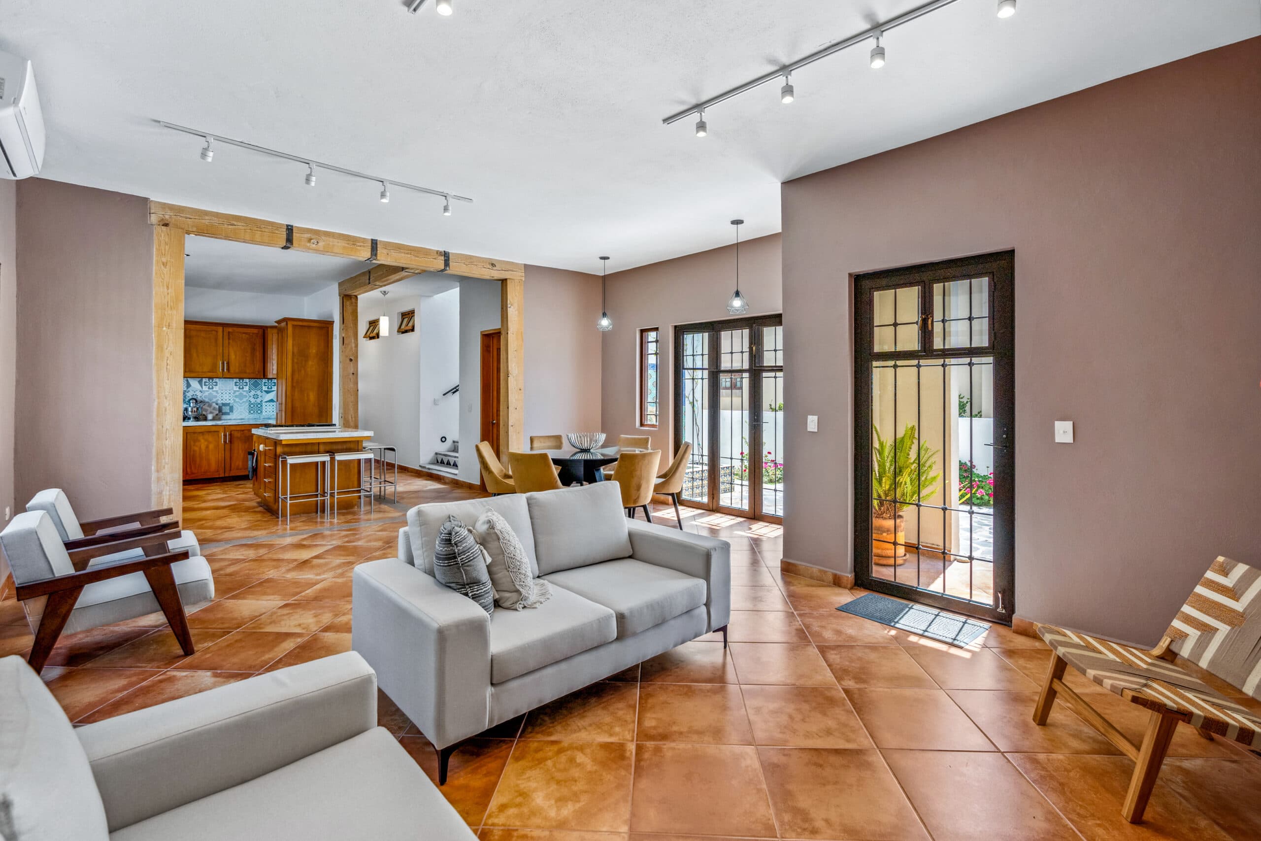 Casa Poniente — photo 2 of 8