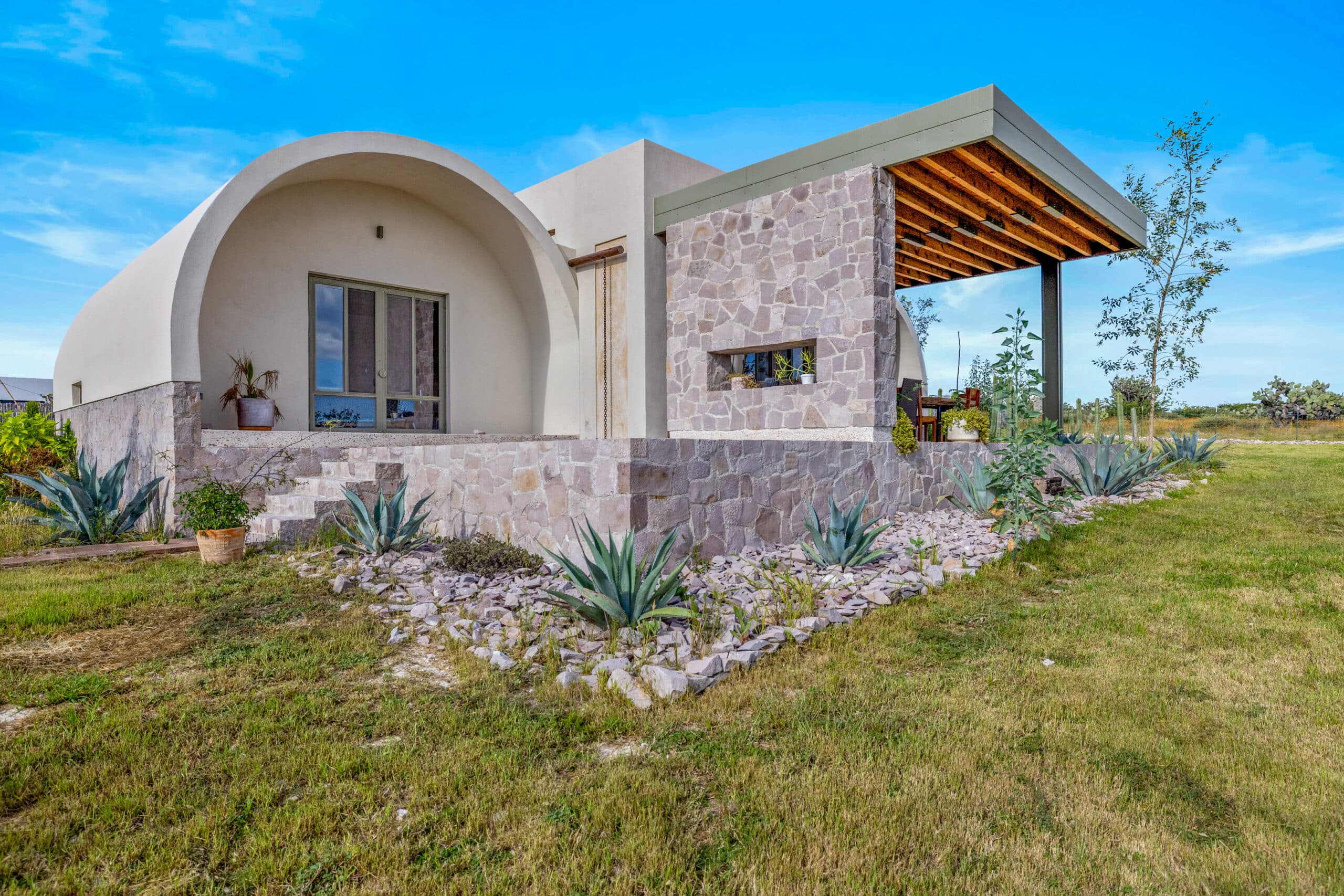 Casa Mahis — photo 9 of 10