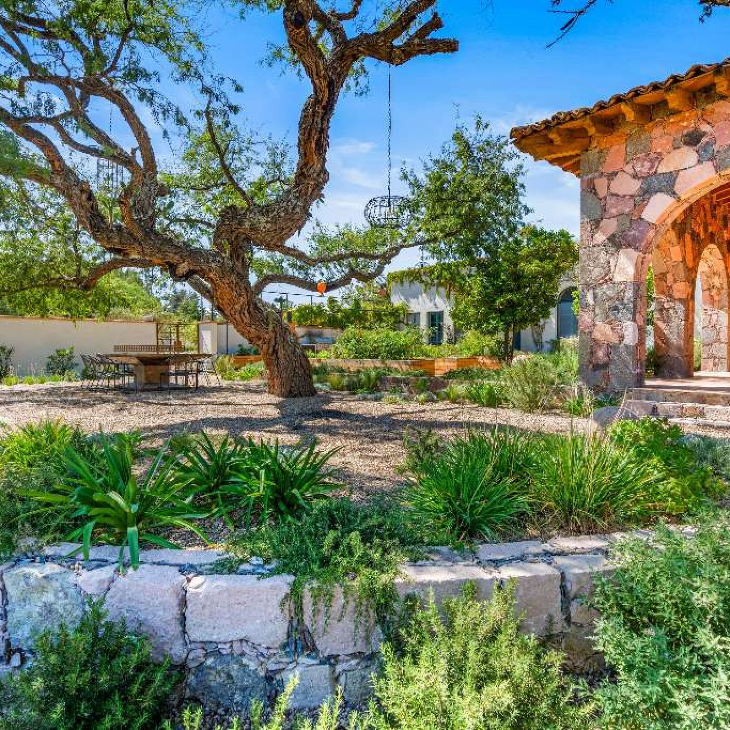 Hacienda Amor Outdoor