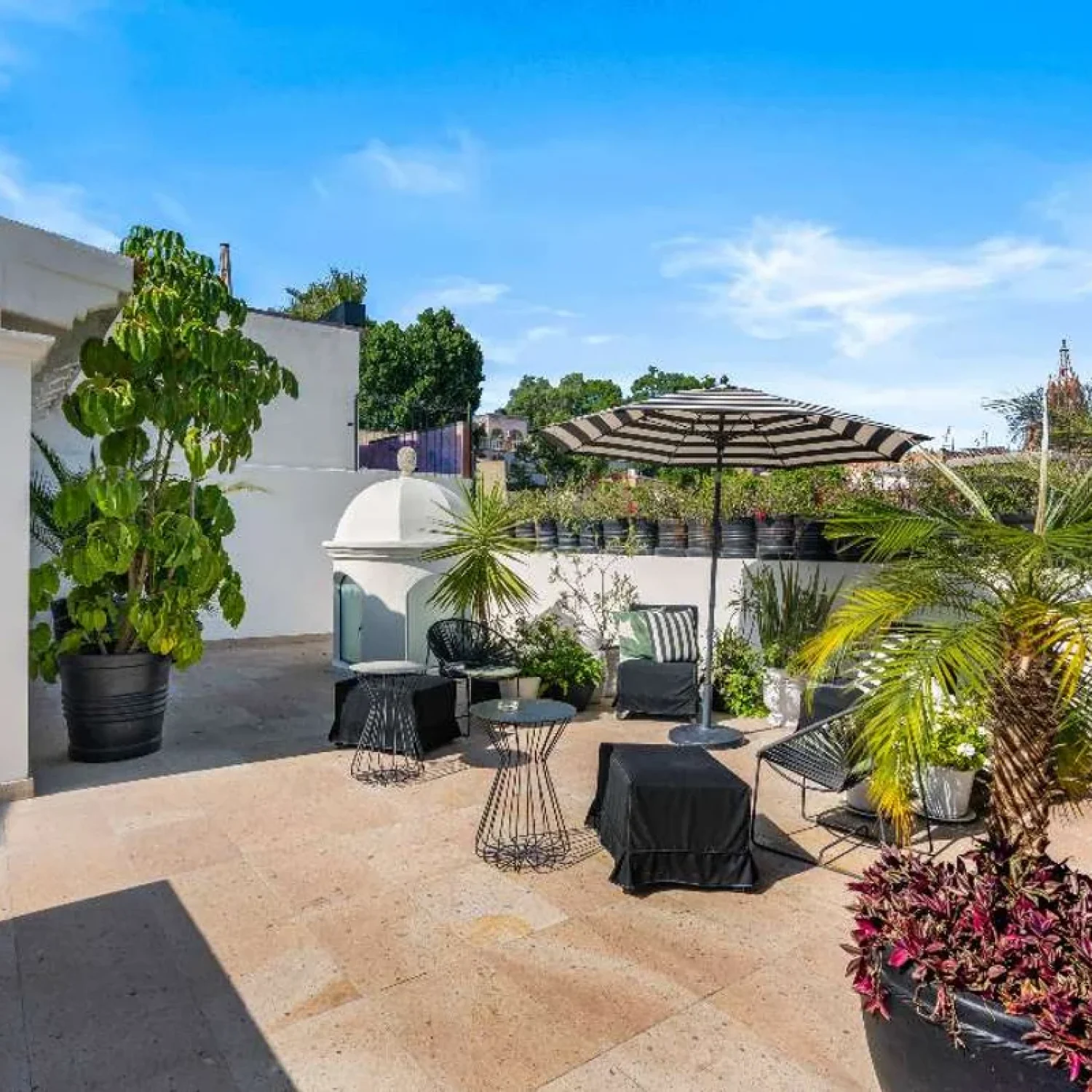 villa-jacaranda-outside-terrace2